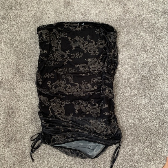 Garage mesh skirt
